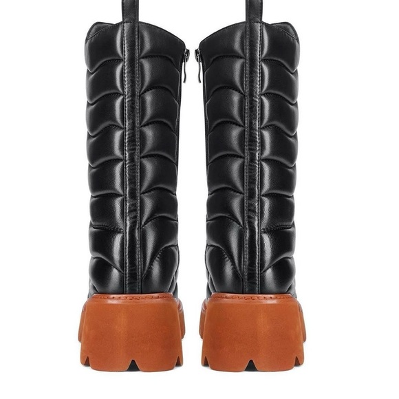 Boot - Picture 2 of 9